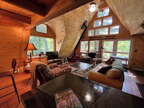 Taos House Ski Cabin - Perfect A-Frame Cabin in the Woods