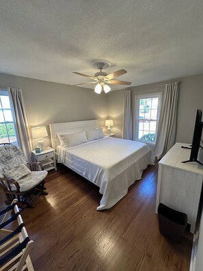 4 Schlafzimmer, Bügeleisen/Bügelbrett, Reisekinderbett, WLAN