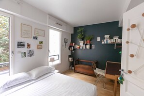 3 bedrooms, desk, iron/ironing board, free WiFi