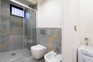 Shower, hair dryer, bidet, towels - Milan Lambrate M2 Center (Milano)