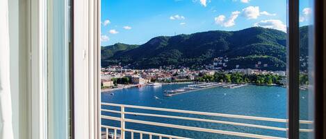 Apartment, Balcony, Lake View | Iron/ironing board, free WiFi