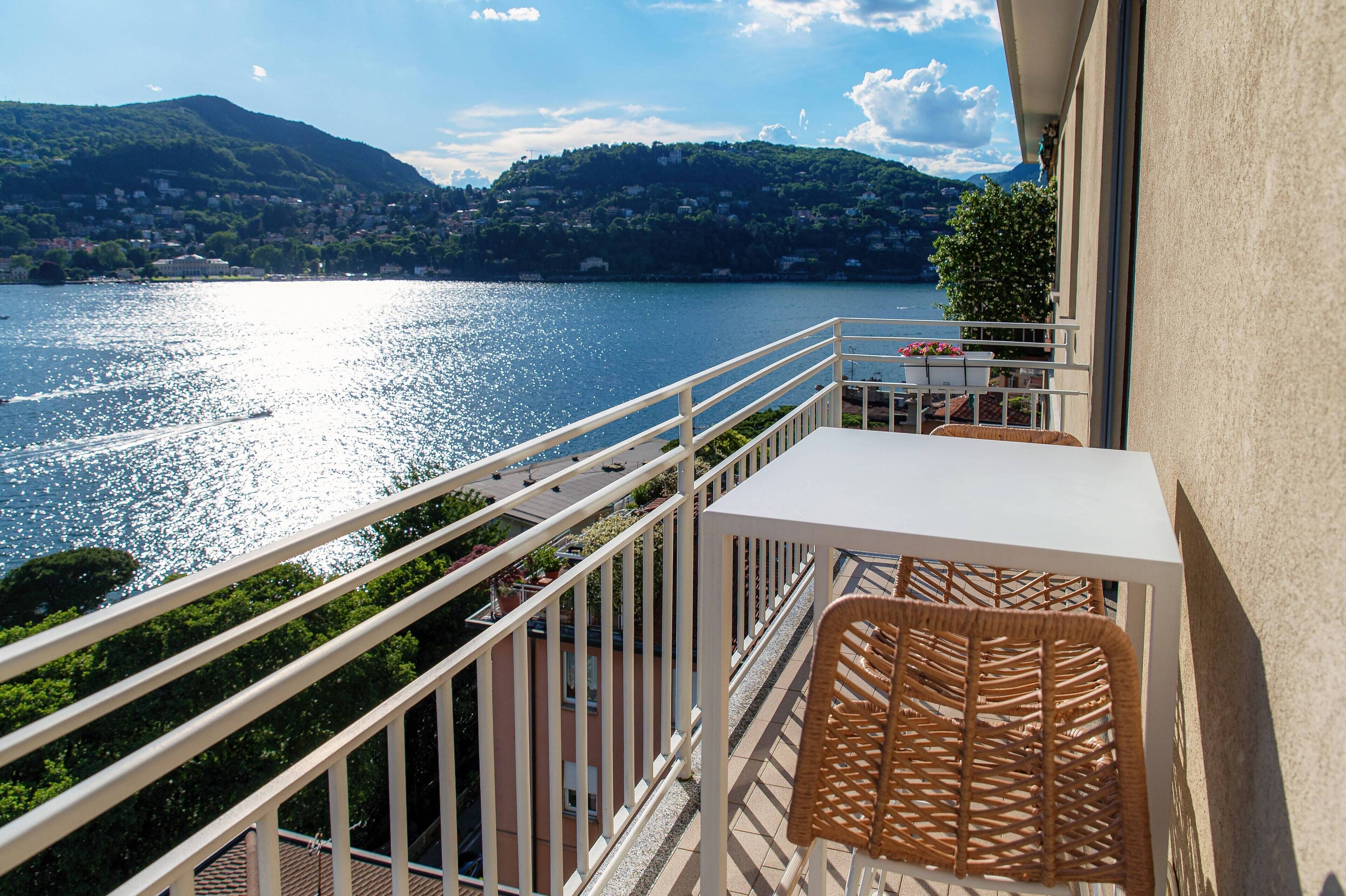 Apartment, Balcony, Lake View | Iron/ironing board, free WiFi