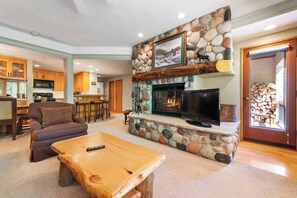 TV, fireplace - The Charter at Beaver Creek B1405 (Beaver Creek)