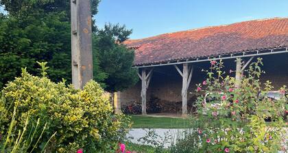 LA COLLINE DE TILLEUL - apartment with swimming pool near Aubeterre, TRANQUILITY