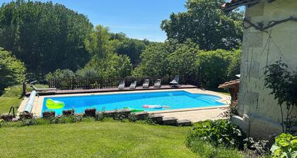 LA COLLINE DE TILLEUL - apartment with swimming pool near Aubeterre, TRANQUILITY