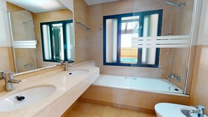 Douche, serviettes fournies