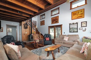 Smart-tv, bordtennisbord, bøger