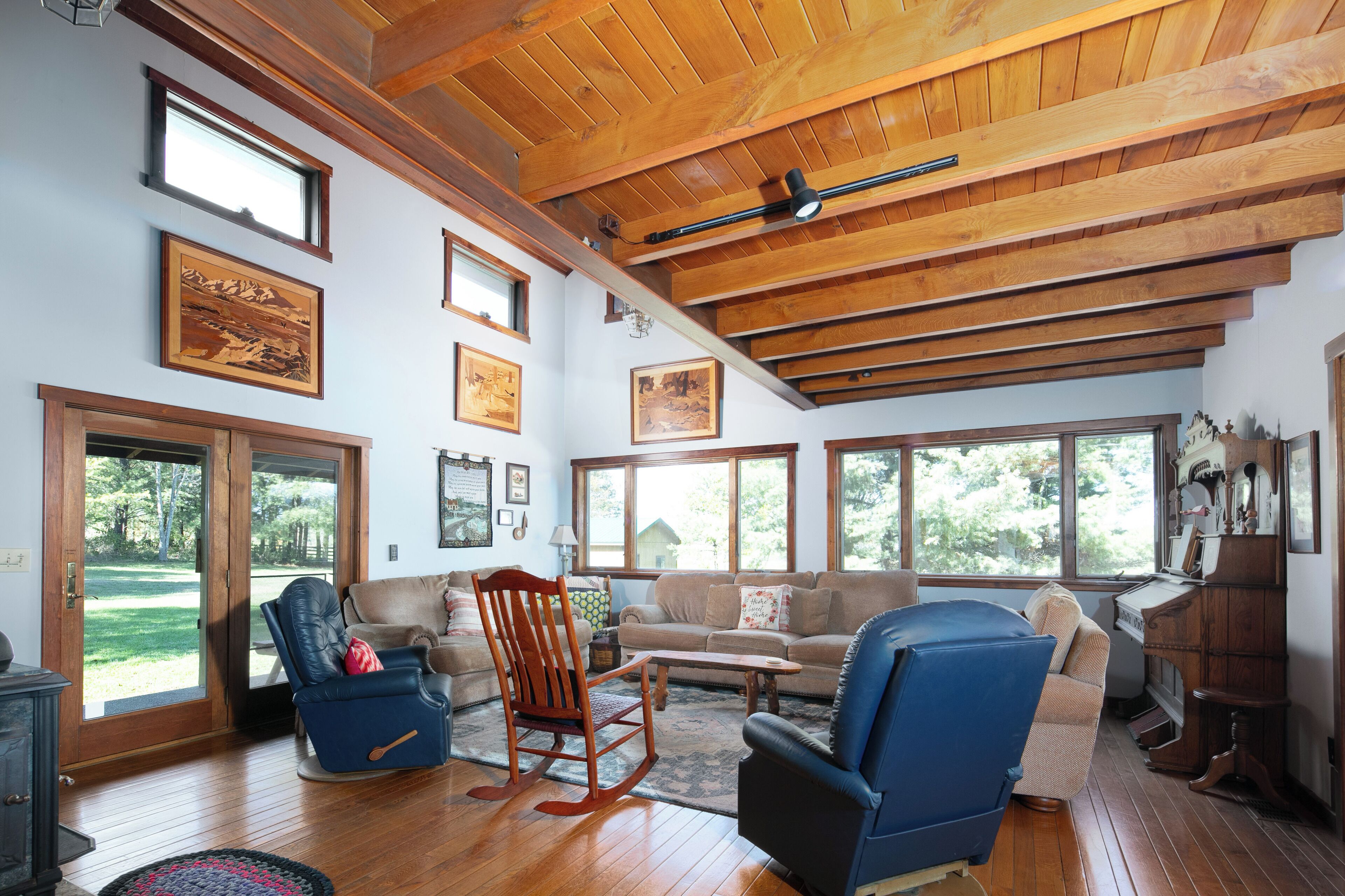 Smart TV, ping pong, books