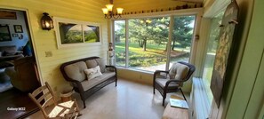 Smart TV, table tennis, books