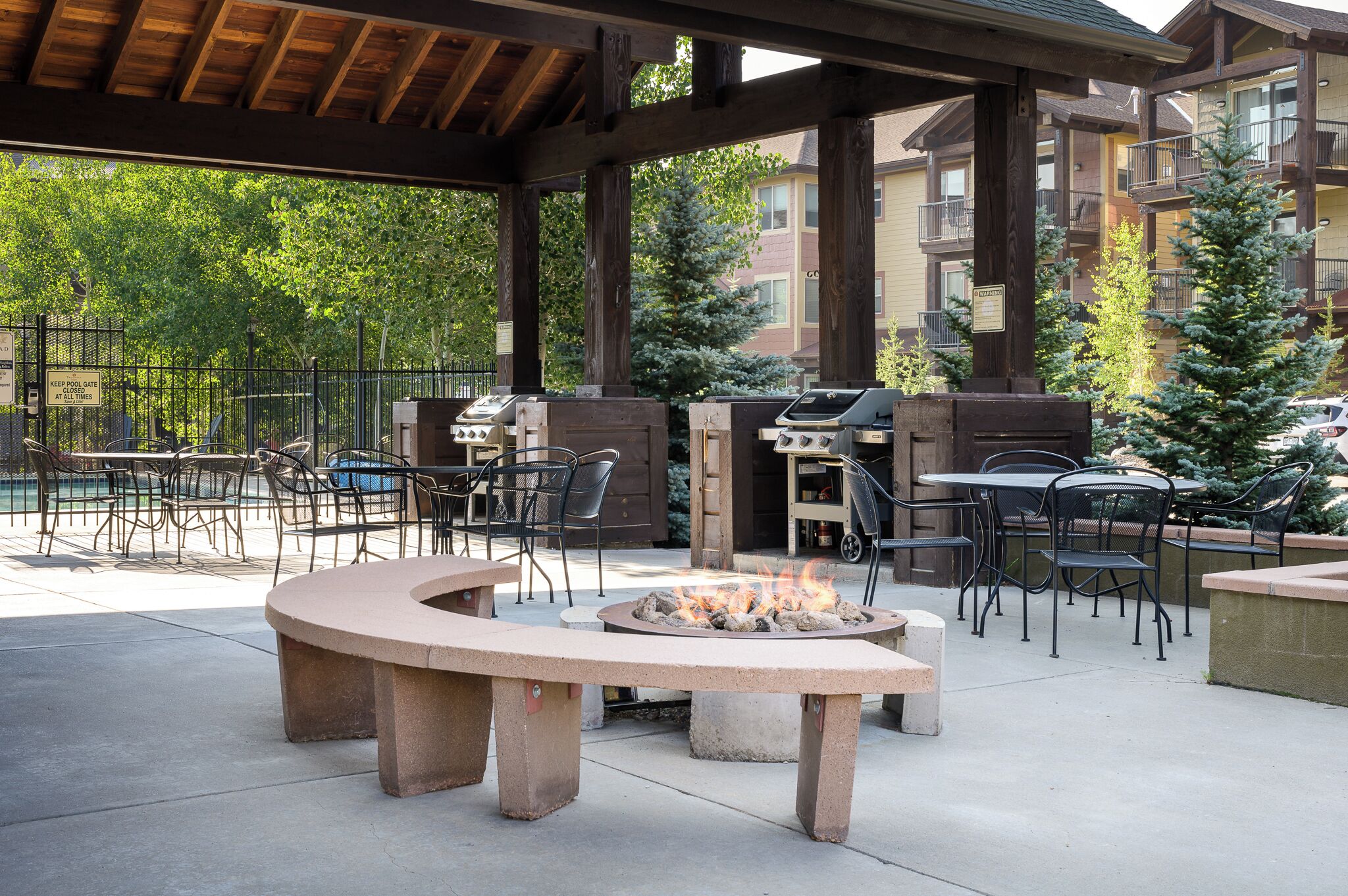 屋外ダイニングエリア