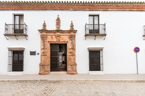 Exterior detail - Casa Palacio de la Carrera (Sevilla)