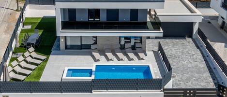 Villa (Villa Bonce - Five Bedroom Villa with) | Exterior