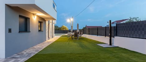 Villa (Villa Bonce - Five Bedroom Villa with) | Garden