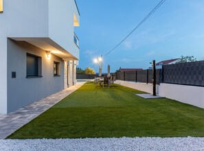 Villa (Villa Bonce - Five Bedroom Villa with) | Jardin