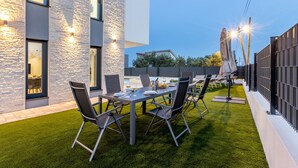 빌라 (Villa Bonce - Five Bedroom Villa with) | 정원