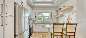 Charming 3-bedroom Relaxing Family Vacation Retreat On The Water,  Fishing