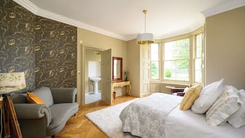5 bedrooms, iron/ironing board, travel crib, WiFi