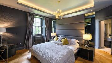 5 bedrooms, iron/ironing board, travel crib, WiFi