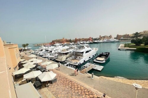Penthouse: Stunning Marina Views