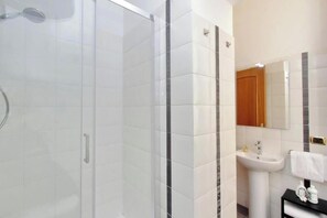 Bathroom - Take Me Rome - Roman Forum Apartments B (Roma)
