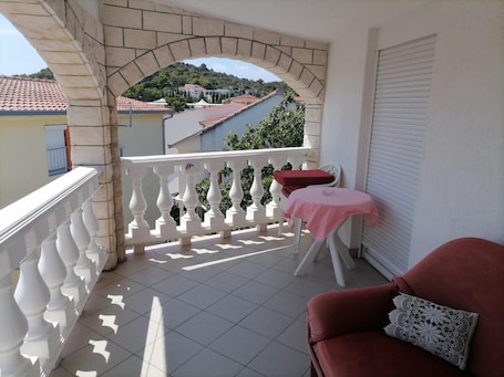 Apartment (Apartments Libertas - Two Bedroom Apa) | Balcony