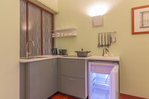 Fridge, microwave, coffee/tea maker, toaster