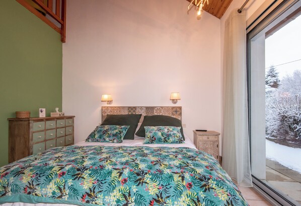 1 室のベッドルーム、旅行用ベビーベッド、WiFi (無料)、ベッドシーツ