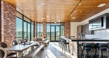 1min Delta+Salt Palace |King Bed |Gym |Parking