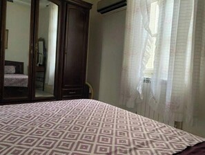 2 bedrooms, WiFi, bed sheets