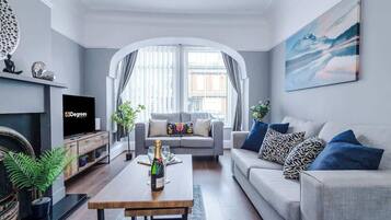 TV, fireplace, offices