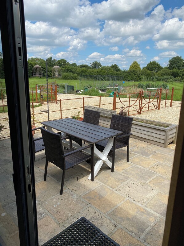 Cottage | Outdoor dining - Cottage Retreat- Sleeps 4, Garden, (Sherborne)