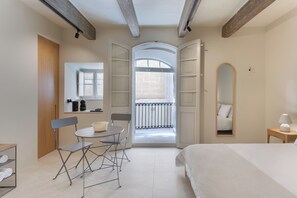 1 chambre, bureau, fer et planche à repasser, Wi-Fi gratuit