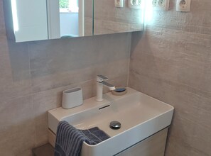 Studio (Beach Apartments Šolta - Studio Apar) | Bathroom