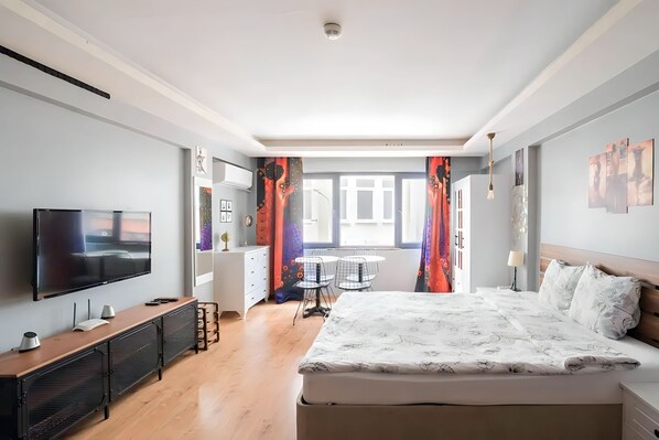 1 bedroom, iron/ironing board, free WiFi