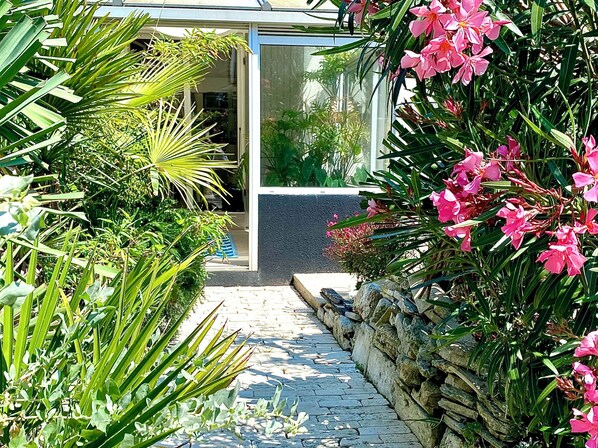 Exterior detail - Maison Privée Tout Bord de Plage Avec Piscine (Saint-Georges-d'Oléron)