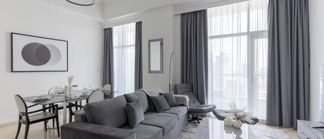 2 多间卧室、隔音、免费 WiFi