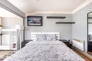 1 bedroom, iron/ironing board, free WiFi, bed sheets - Cozy Duplex Apartment w/Elevator&Patio Near Metro (Istanbul)