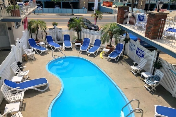 Piscina externa sazonal