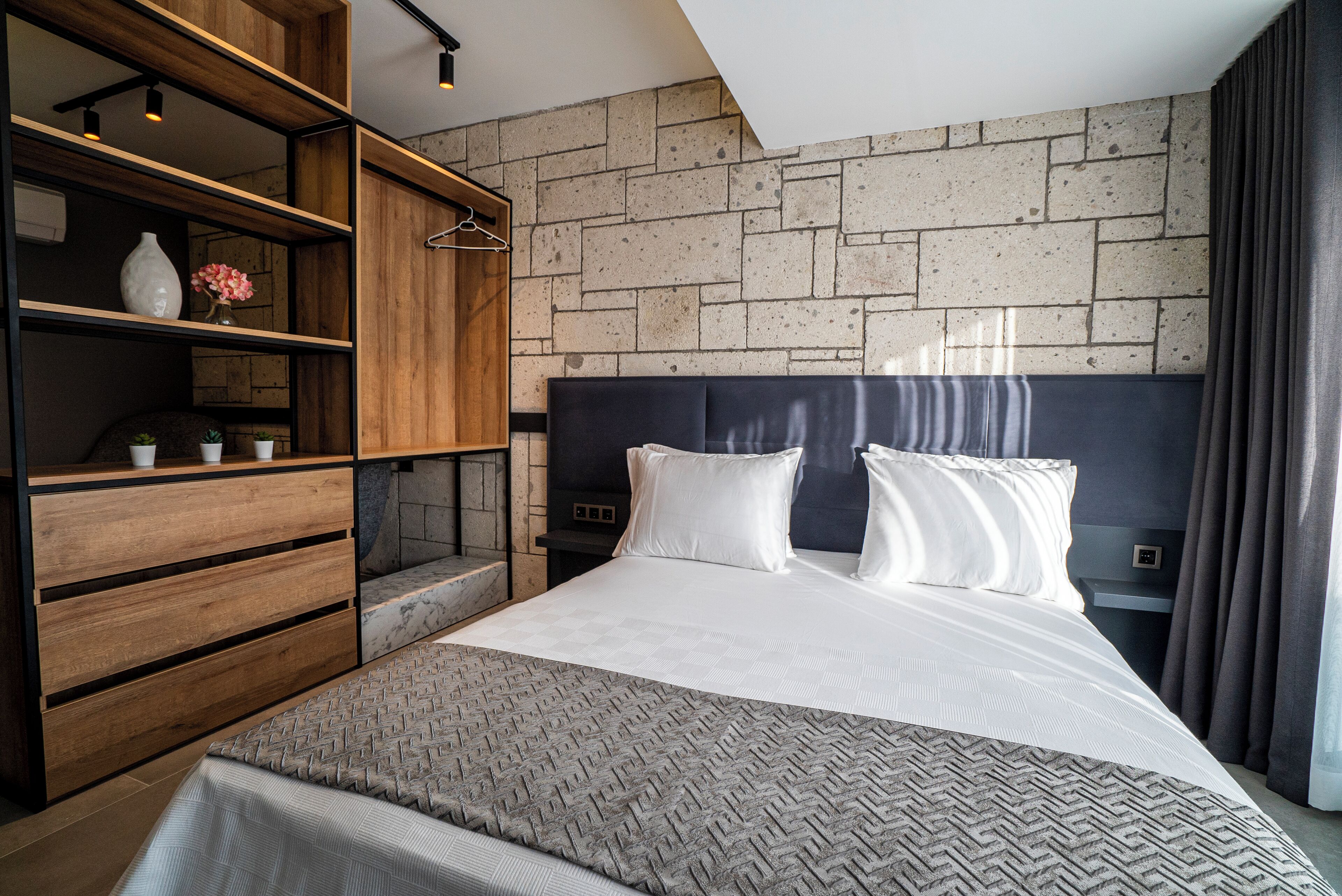 Standard-stúdíóíbúð - svalir | Rúmföt af bestu gerð, skrifborð, vinnuaðstaða fyrir fartölvur