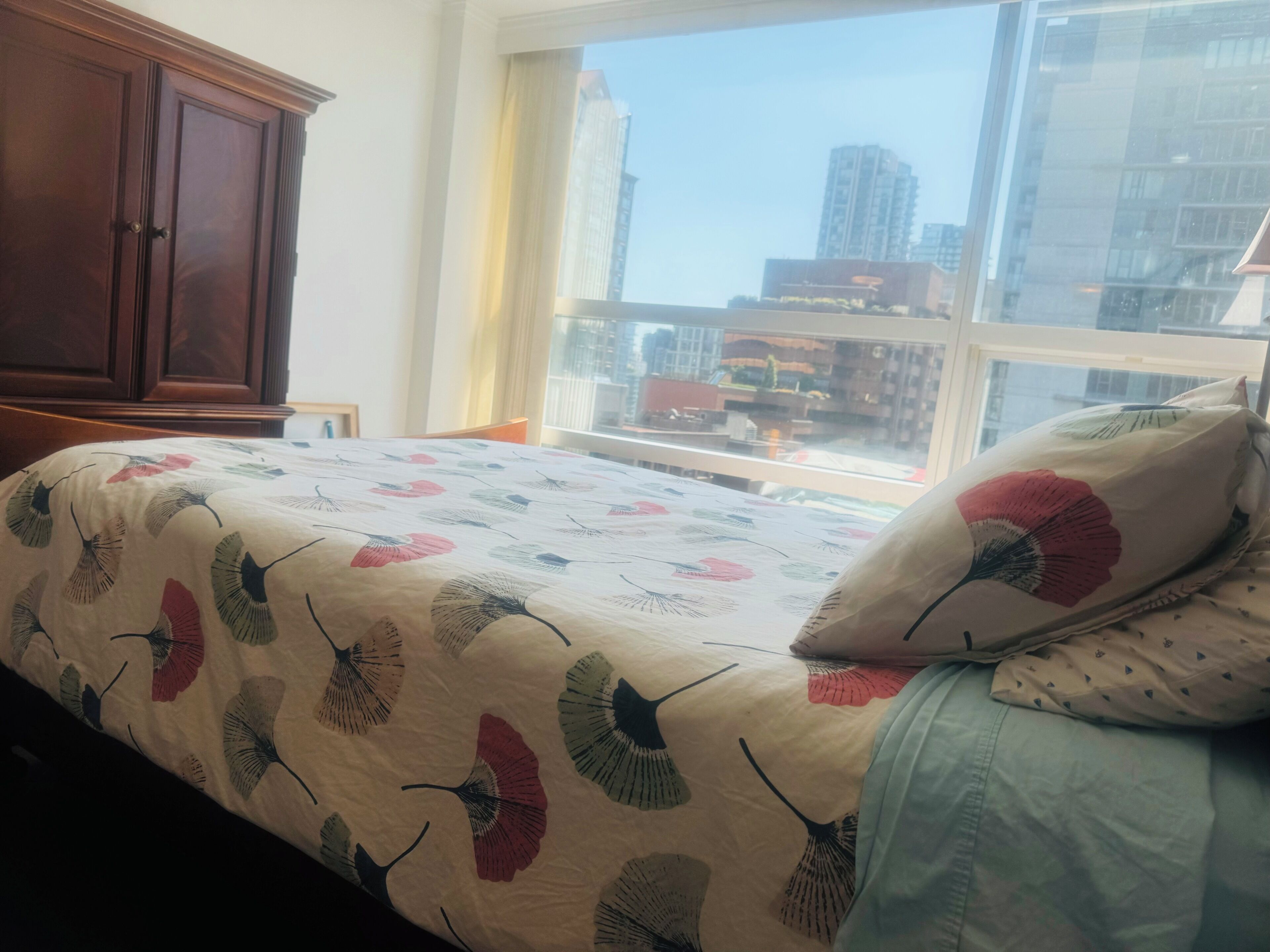 3 slaapkamers, een bureau, een strijkplank/strijkijzer, wifi