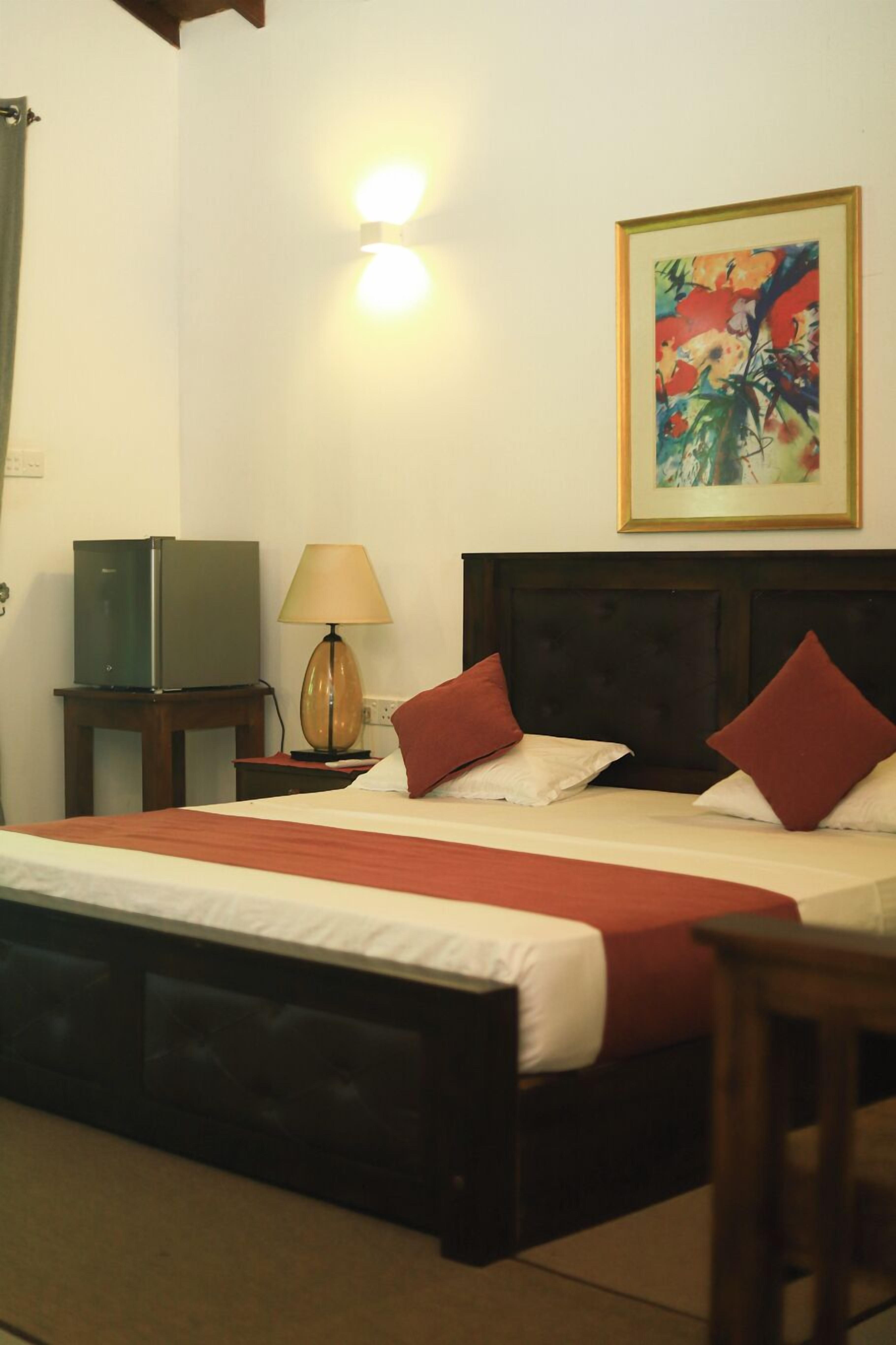 Deluxe Double Room, Garden View | Desk, laptop workspace