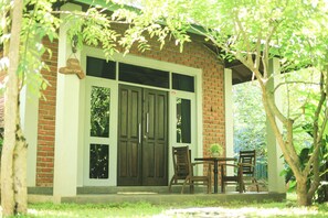 豪華三人房, 花園景 | 書桌、手提電腦工作空間