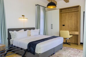 ห้องลักซ์ชัวรี่สวีท, 2 ห้องนอน, วิวภูเขา, ติดสวน | ผ้าปูที่นอนฝ้ายอียิปต์, เครื่องนอนระดับพรีเมียม, ผ้านวมขนเป็ด