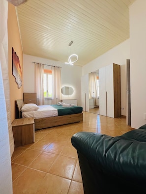 3 bedrooms, WiFi, bed sheets