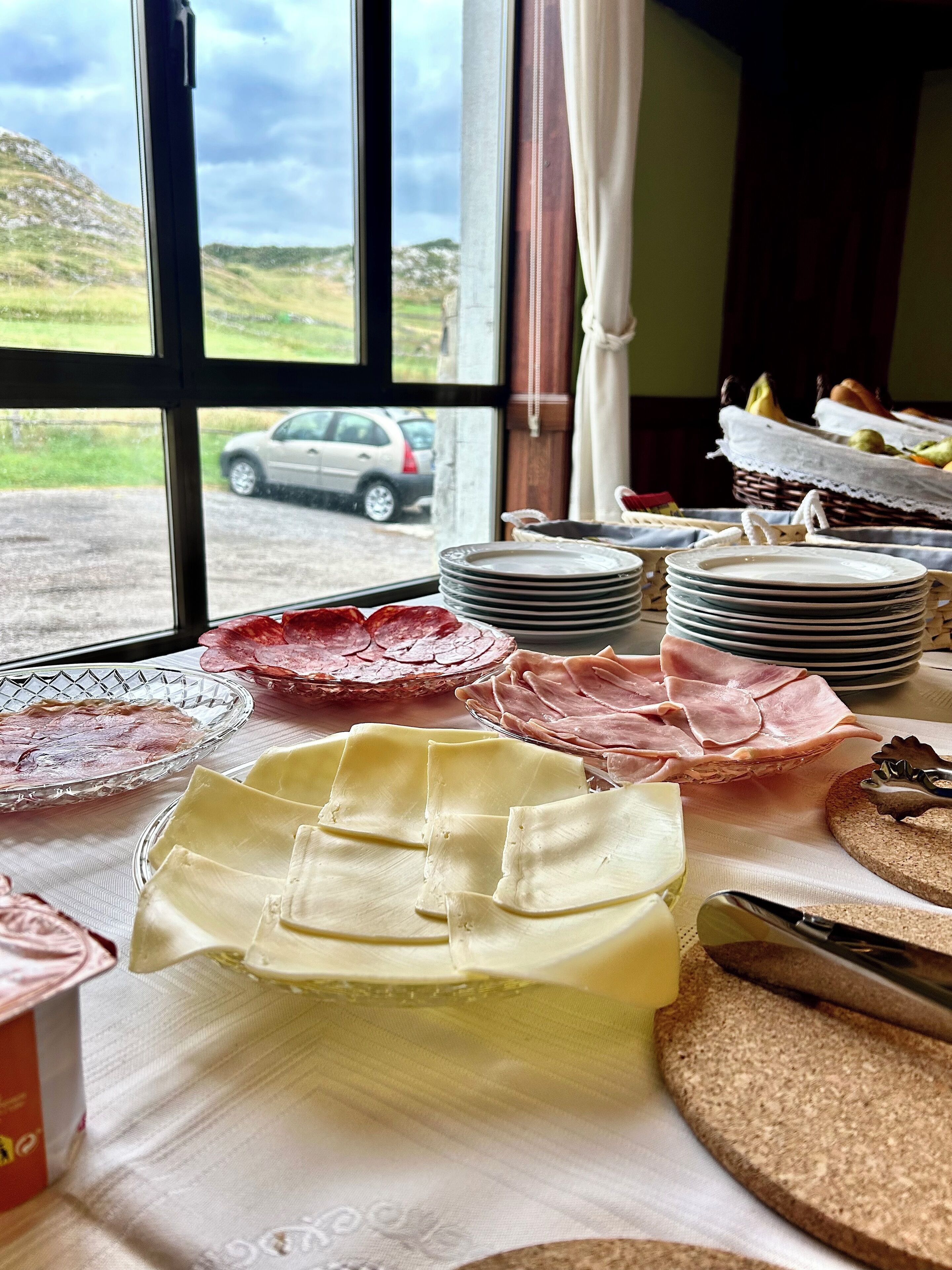 Café da manhã com buffet todos os dias (EUR 10 por pessoa) 