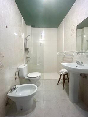 Bathroom - Hotel Coronel Somiedo (Somiedo)