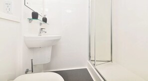 Studio | Bathroom - The Mill House (Edinburgh)