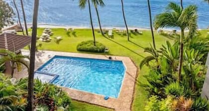 Beautifully updated 2 bedroom beachfront condo @ Hale Mahina