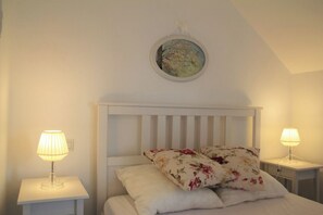 1 bedroom, free WiFi, bed sheets - Gîte la Roseraie (Beuvron-en-Auge)