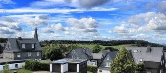 Diese zentral gelegene Wohnung liegt an der Skipisten sowie Wander- und Radwege.
